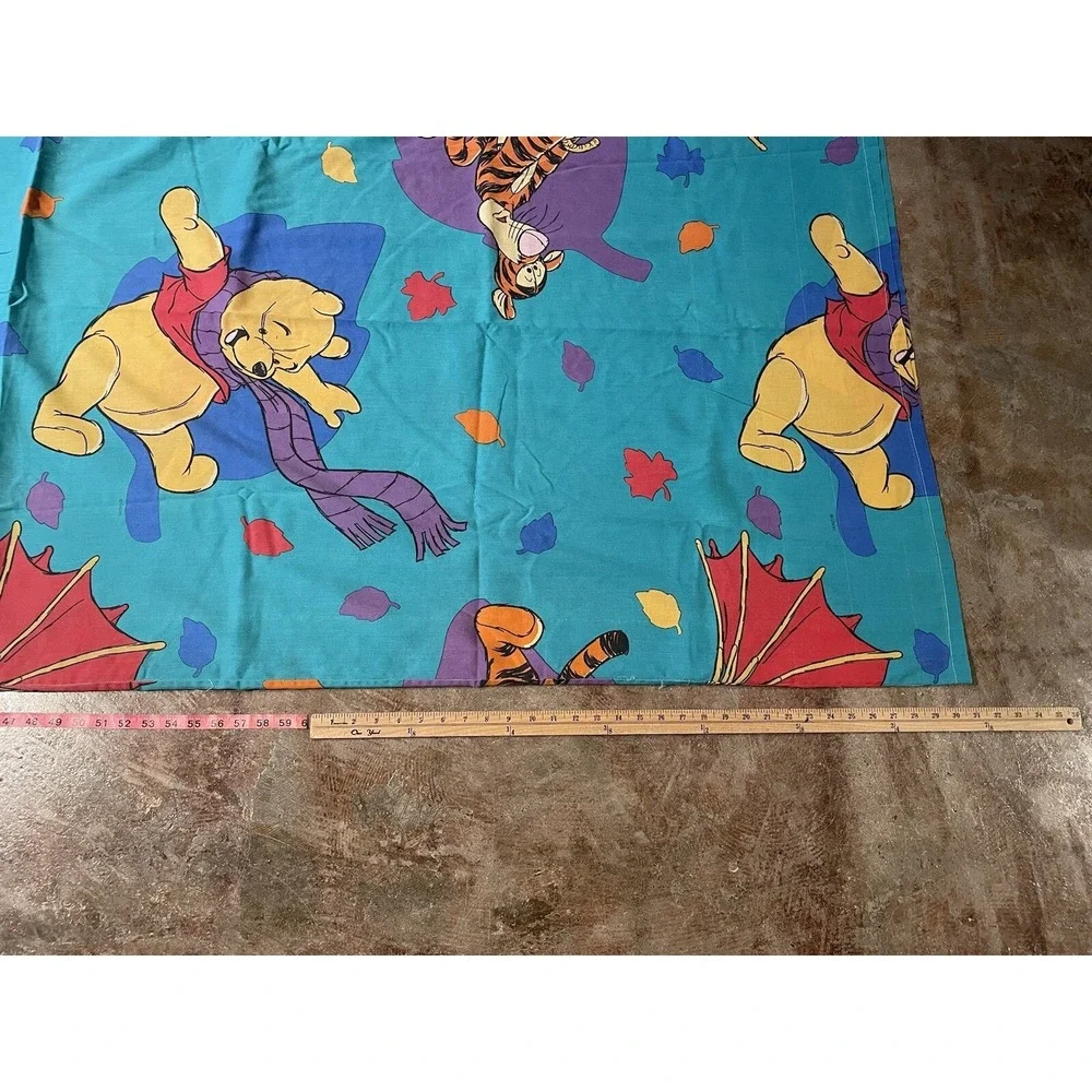 Vintage Disney Winnie the Pooh Bed Sheet Piglet Honey 32W‎ x 83L